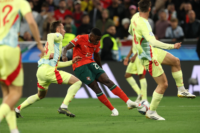 不仅拿下比 不仅拿下比