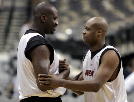 追打倾向下 追打倾向下